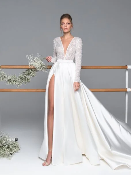 Wedding dress sample sale in Los Angeles WON LA