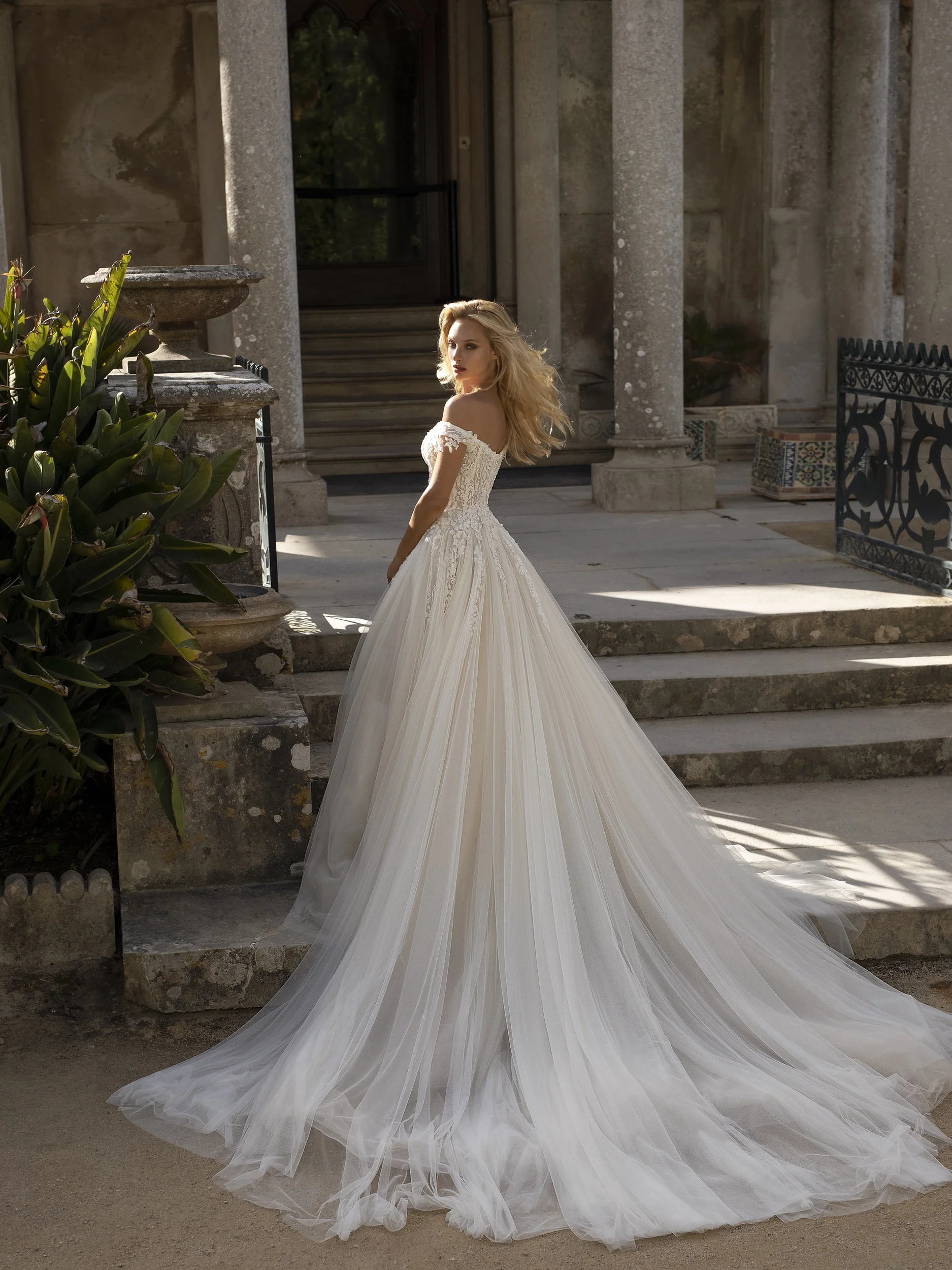 Eva lendel lisbon vibes jolie