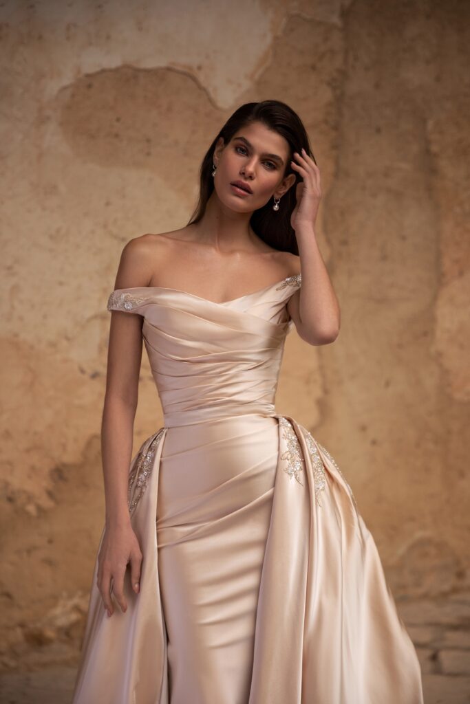 Straight wedding dress Venus with detachable overskirt | WONA LA Straight wedding dress Venus with detachable overskirt | WONA LA