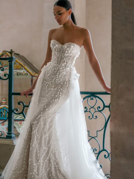 Jazz 5 wedding dress by WONÁ Concept from Atelier collection