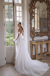 Karter 3 wedding dress by woná concept from atelier collection