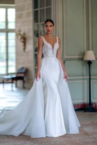 Kiana 6 wedding dress by woná concept from atelier collection