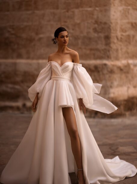 Callisto 4 dress by WONA Concept from Alma de Oro collection