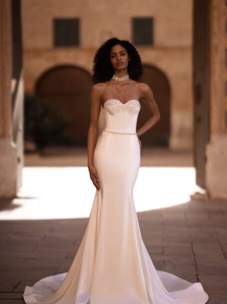 Kenya 5 dress by WONA Concept from Alma de Oro collection