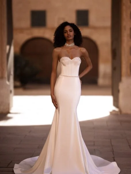 Kenya 5 dress by WONA Concept from Alma de Oro collection