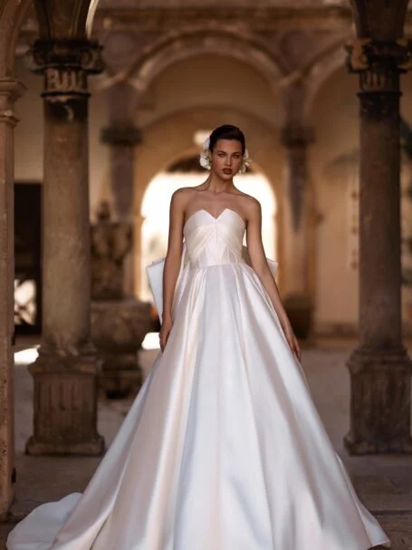 Lawrence 1 dress by WONA Concept from Alma de Oro collection