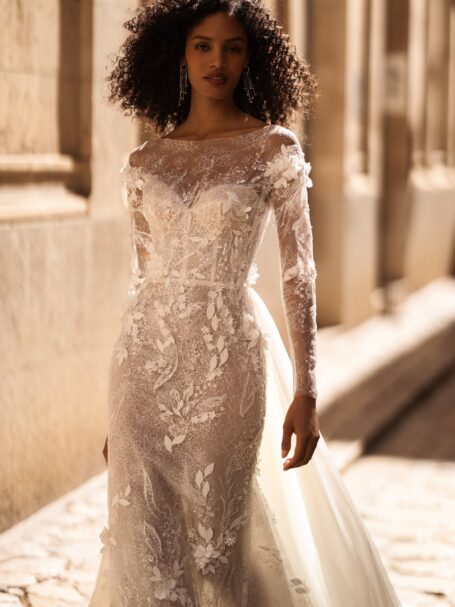 Reina 1 dress by WONA Concept from Alma de Oro collection