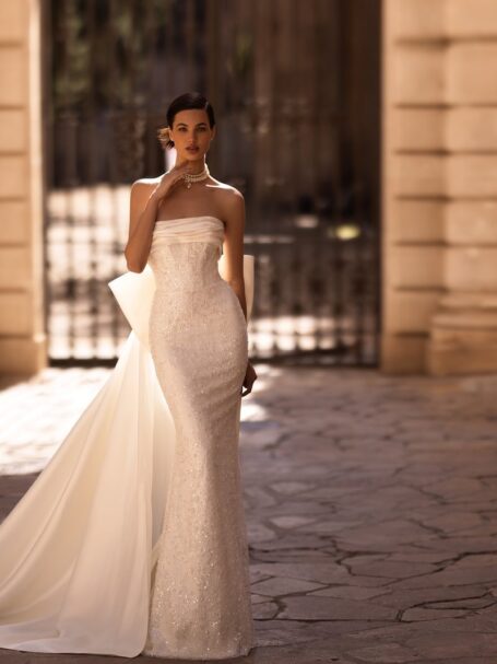 Sapho 4 dress by WONA Concept from Alma de Oro collection