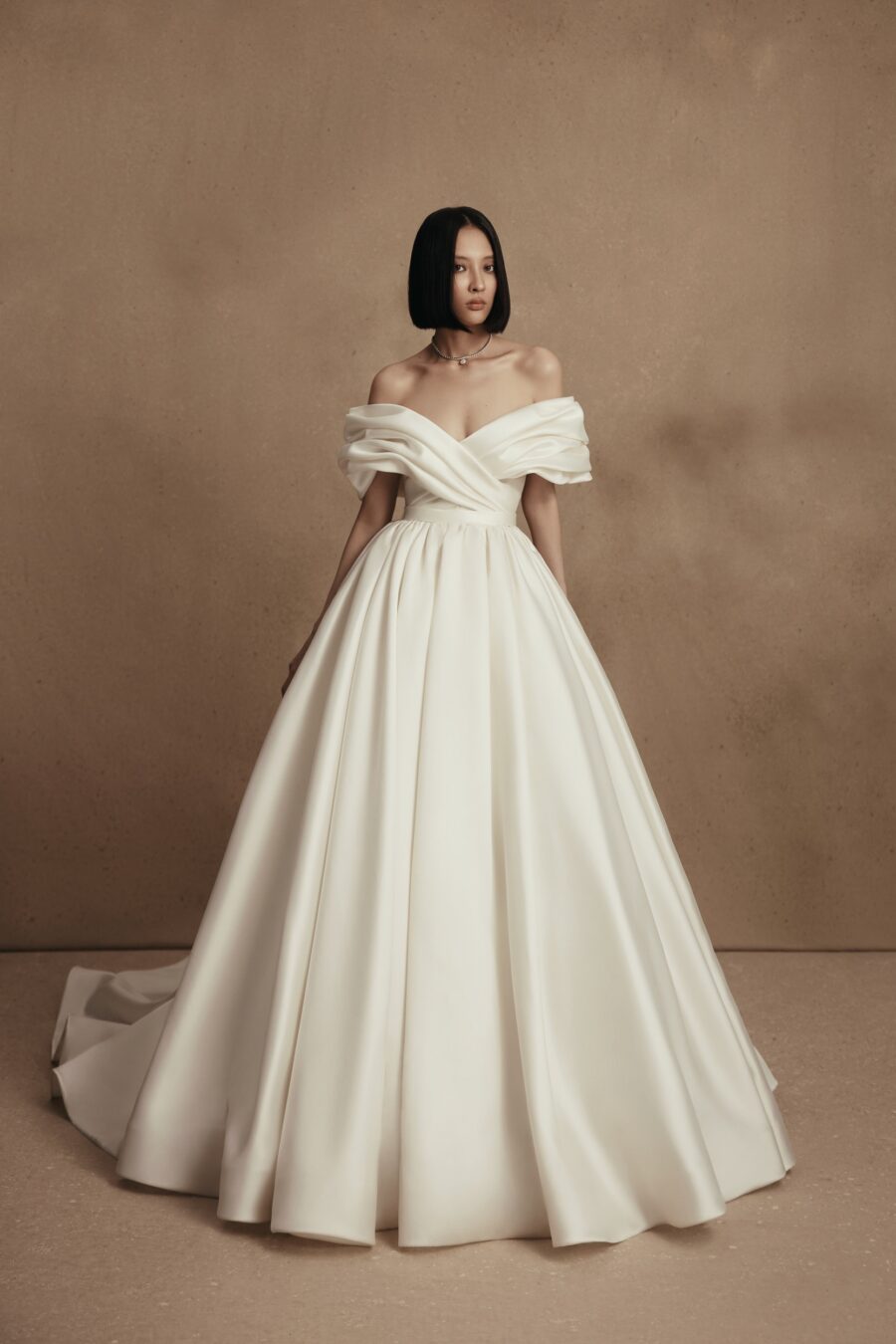 Astra 6 wedding dress by woná concept from personality collection