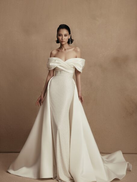 Cornelia 5 wedding dress by WONÁ Concept from Personality collection