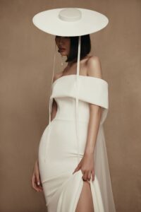 Moore 6 wedding dress by woná concept from personality collection