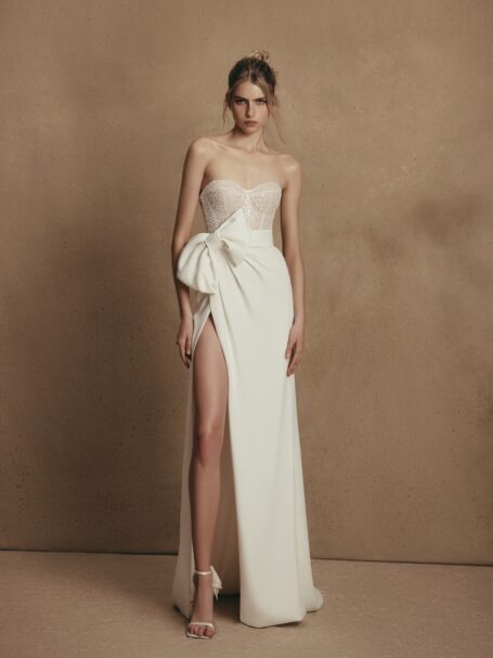 Scarlet 3 wedding dress by WONÁ Concept from Personality collection