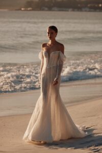 Ayleen 8 wedding dress by woná concept from atelier signature collection