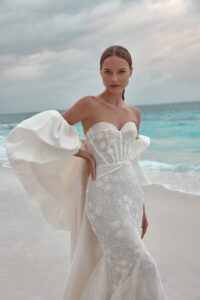 Bernadette and glady 4 wedding dress by woná concept from atelier signature collection