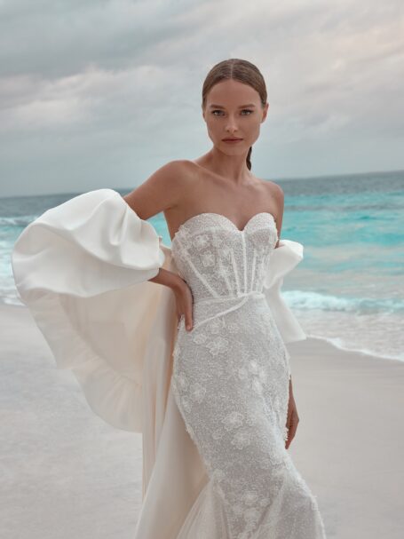 Bernadette and Glady 4 wedding dress by WONÁ Concept from Atelier Signature collection