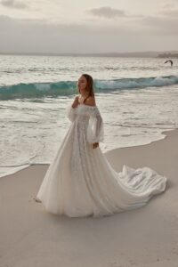 Noah 7 wedding dress by woná concept from atelier signature collection