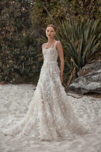 Thelma 1 wedding dress by woná concept from atelier signature collection