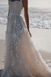 Thelma 5 wedding dress by woná concept from atelier signature collection