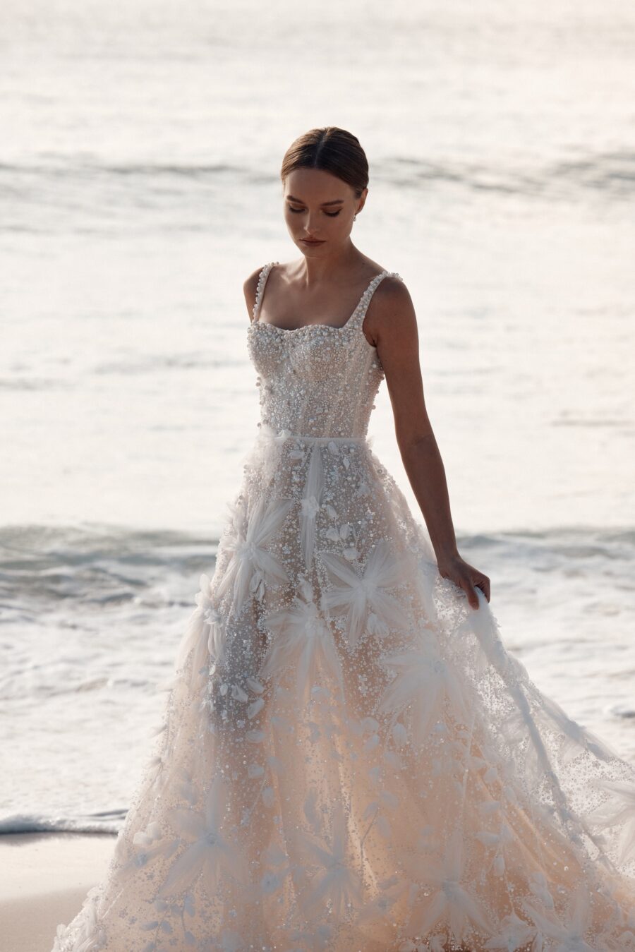 Thelma 9 wedding dress by woná concept from atelier signature collection