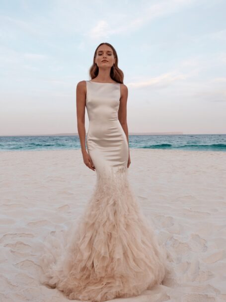 Viv 5 wedding dress by WONÁ Concept from Atelier Signature collection