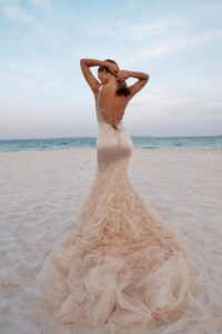 Viv 6 wedding dress by woná concept from atelier signature collection