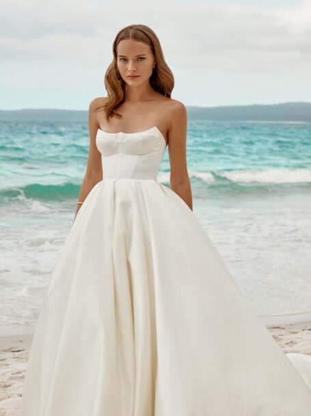 Yvonne 3 wedding dress by WONÁ Concept from Atelier Signature collection