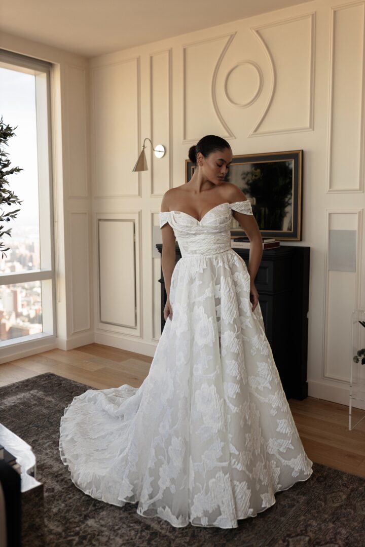 Straight wedding dress «Amma» with detachable sleeves | WONA LA