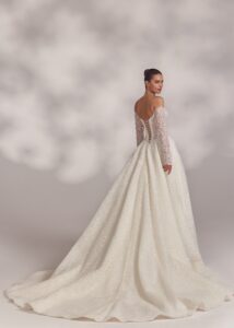 Abril 4 wedding dress by eva lendel from less is more iv