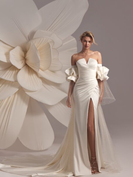 Chantel 1 wedding dress by Eva Lendel from Less is More IV