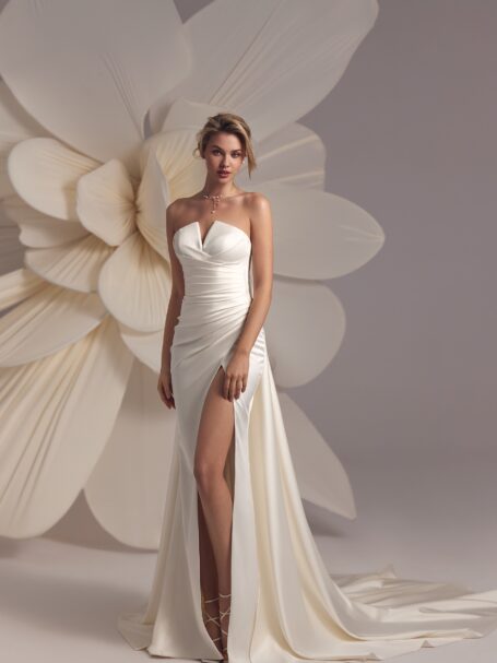 Chantel 2 wedding dress by Eva Lendel from Less is More IV