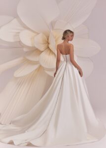 Merida 5 wedding dress by eva lendel from less is more iv