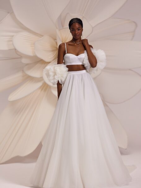 Pasadena 1 wedding dress by Eva Lendel from Less is More IV