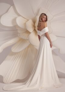 Poema 3 wedding dress by eva lendel from less is more iv