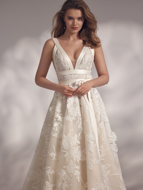 Tilly 2 wedding dress by Eva Lendel from Less is More IV