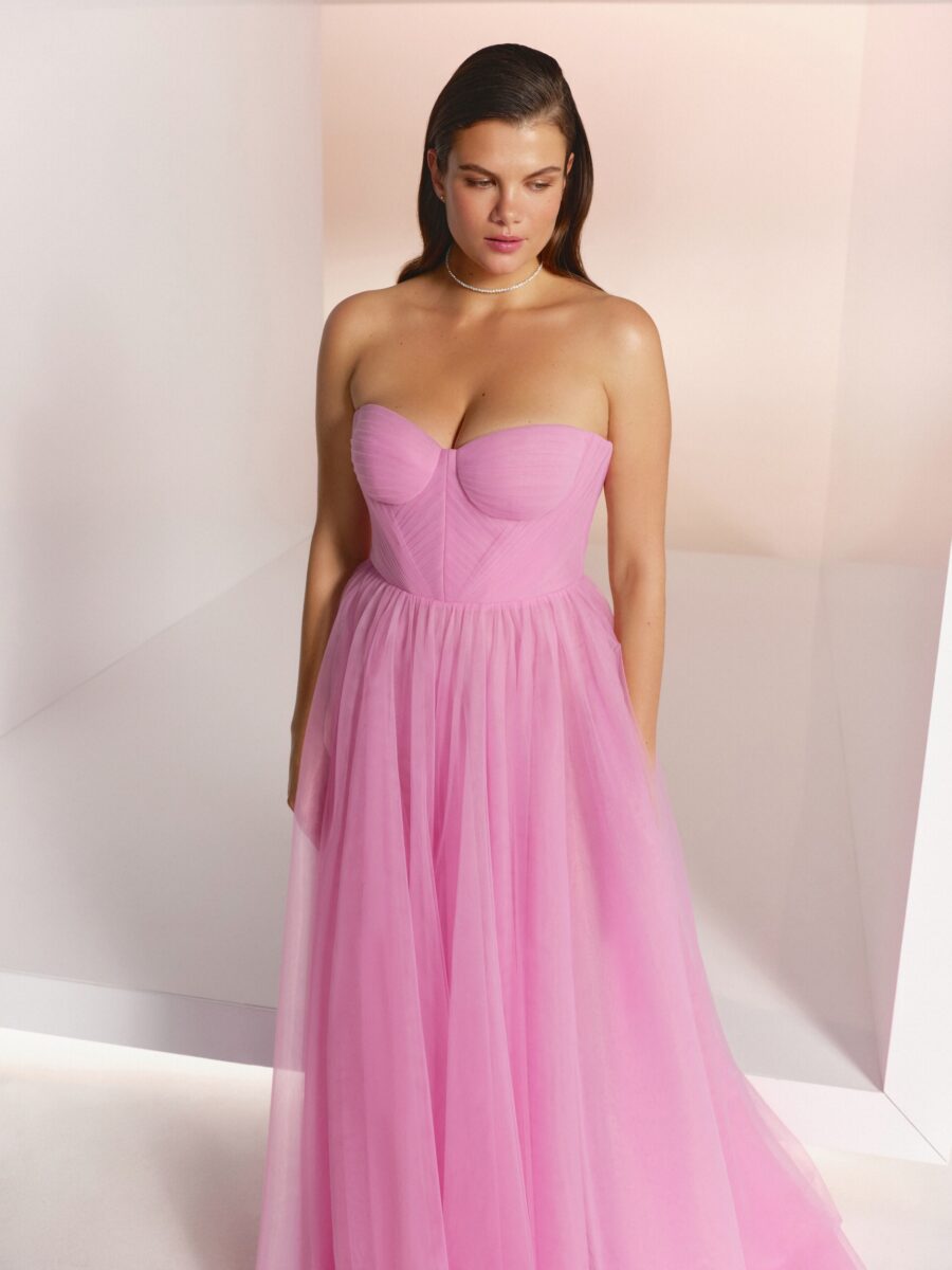 2406 8 evening dress by woná concept from bridesmaids