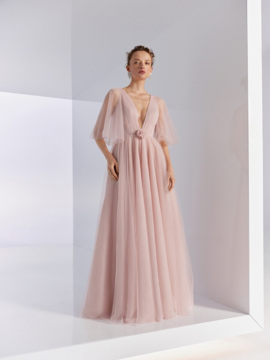 2422 4 evening dress by woná concept from bridesmaids