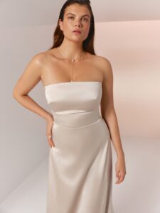 2424 1 evening dress by woná concept from bridesmaids