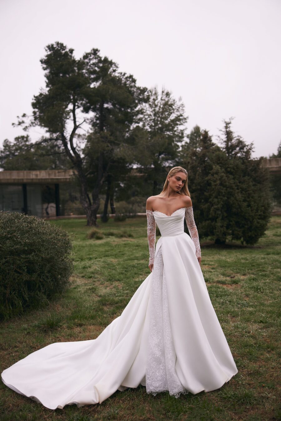 Eva lendel less is more v aston 1